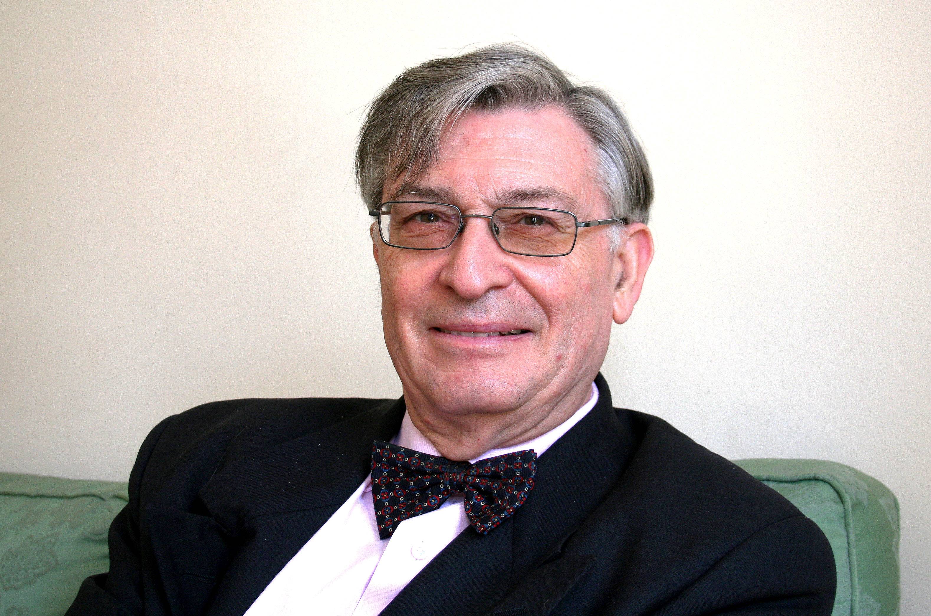 Angel Viñas, historiador, economista y diplomático español.