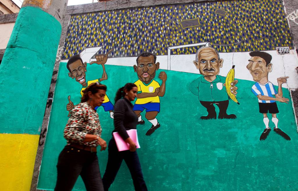 Verdeamarelo entre obras y protestas brasileiras / L.P. Durany