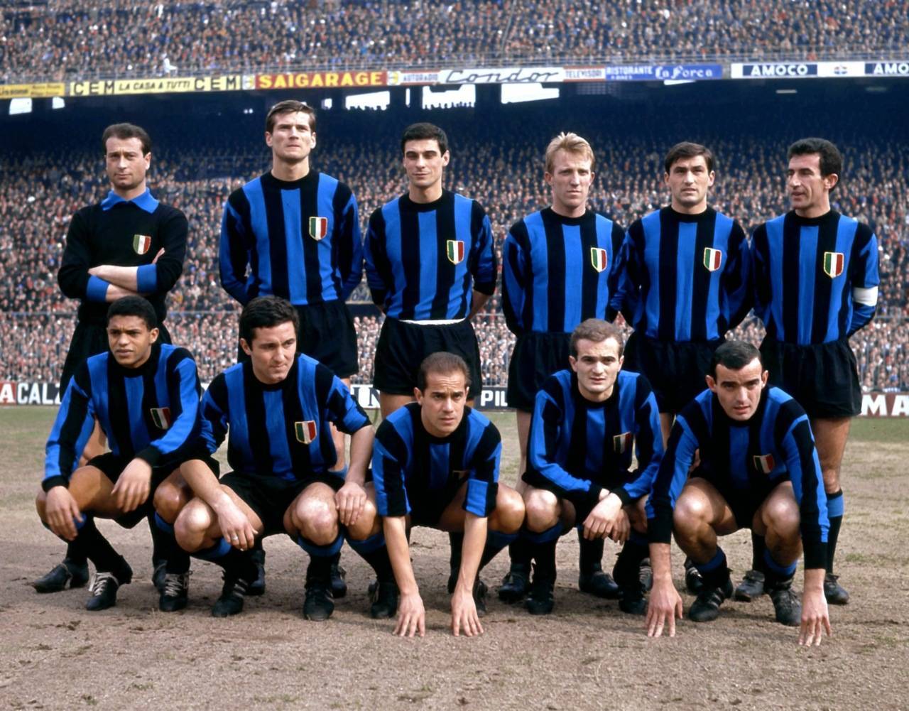 Inter-1963-Giuliano-Sarti-Giacinto-Facchetti-Aristide-Guarnieri-Carlo-Tagnin-Tarciso-Burgnich-Armando-Picchi Jair-Bruno-Petroni-Luis-Suarez-Sandro-Mazzola-Mario-Corso